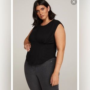 Good American corset sleeveless tank in black. In size 3X NWT